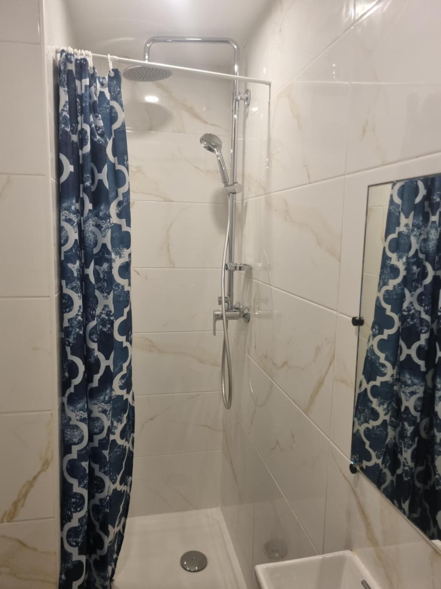 Chambre Privative Renove 2024, Climatisation, Tramway Sur Place , 12 Min Centre, 16 Min Plage, Apercu Lateral Mer, 2 Wc Avec 2 Salle De Bain, Private Room Renovated 2024, Air-Conditioned , Tram On Spot, 2 Toilets And 2 Bathrooms 니스 외부 사진